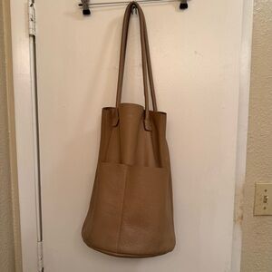 ARE STUDIO Women’s Leather Bucket Bag In Sand EUC